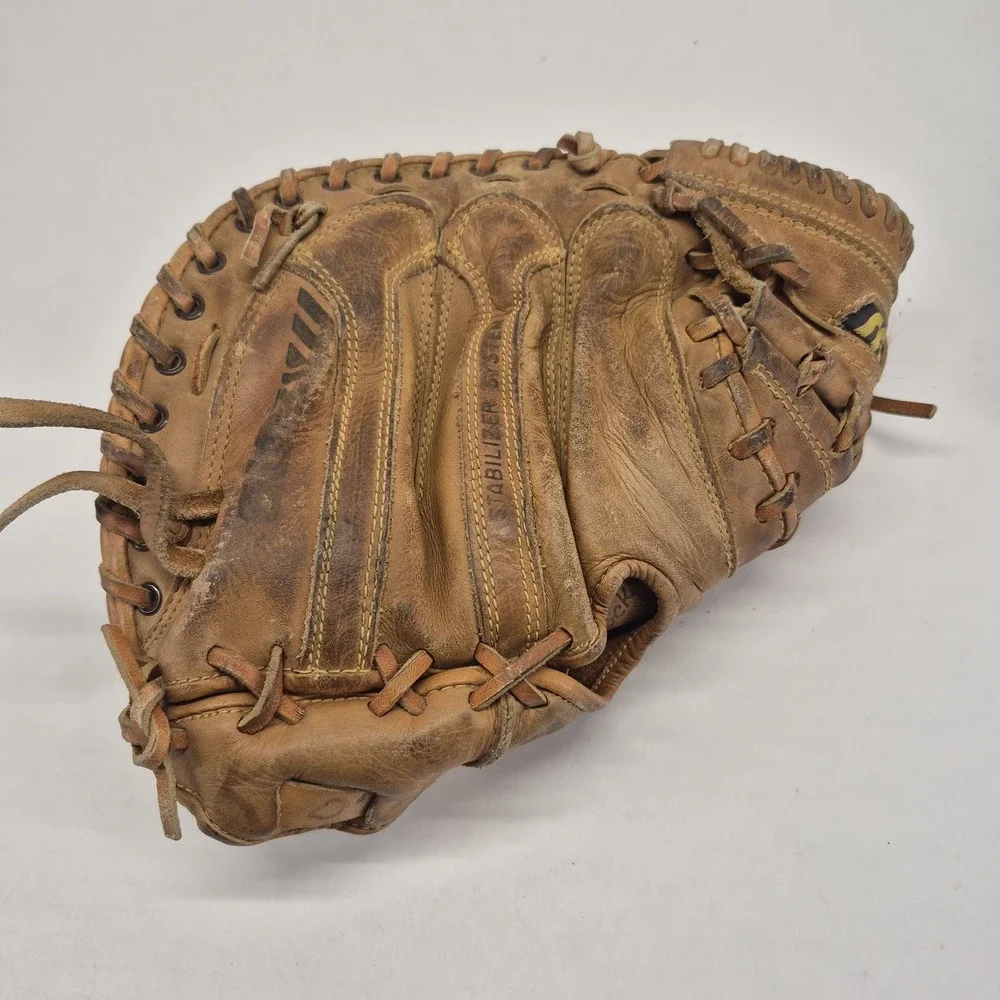 Mizuno MT1200 RHT Catchers Mitt  Leather  Professional Model Max Flex VTG Glove